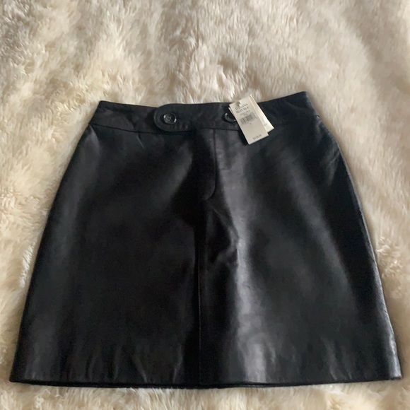 Banana Republic Leather skirt - Picture 2 of 11